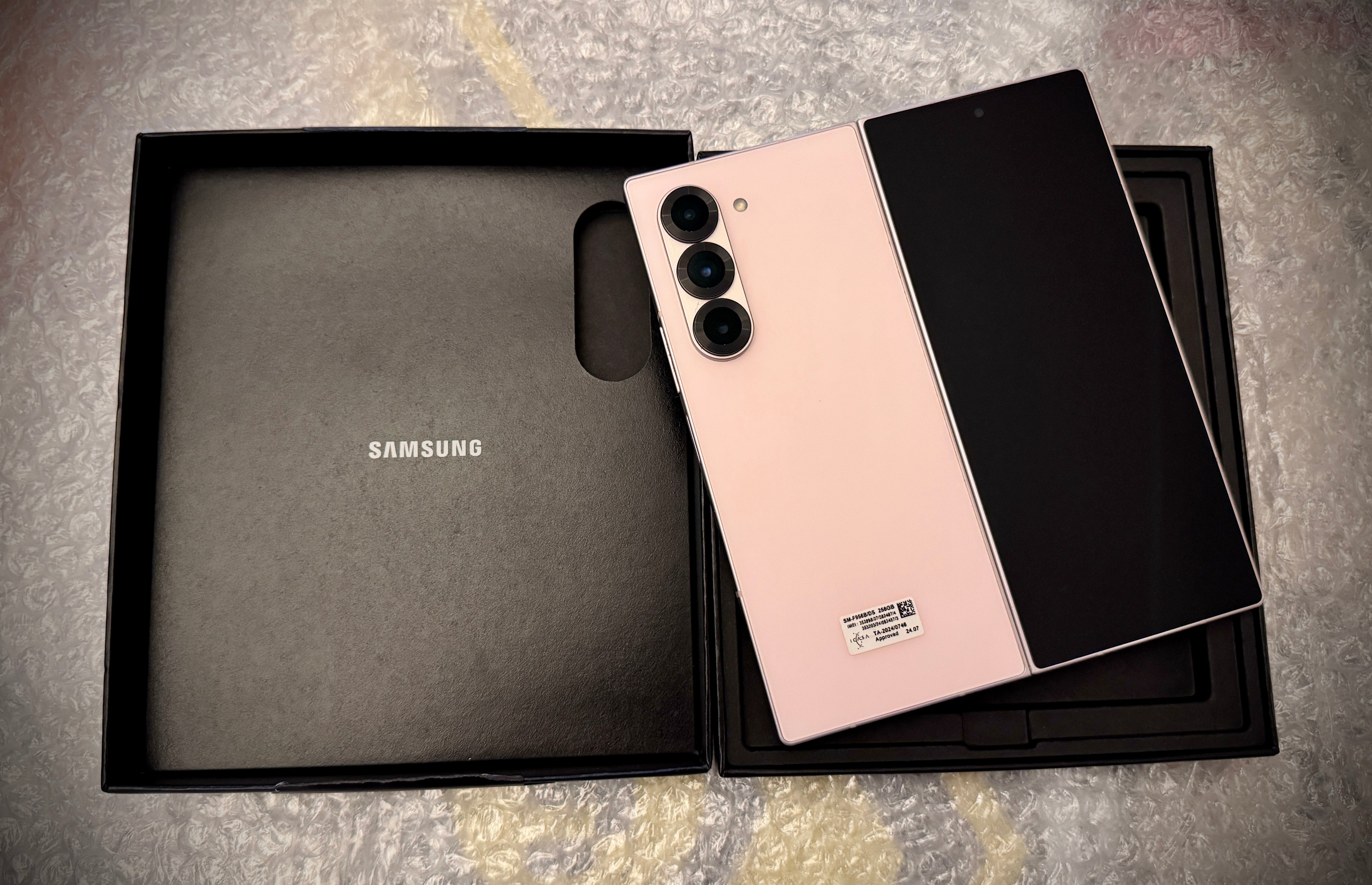 Samsung Galaxy Fold 6 256GB Navy Black (Clearance Sale)
