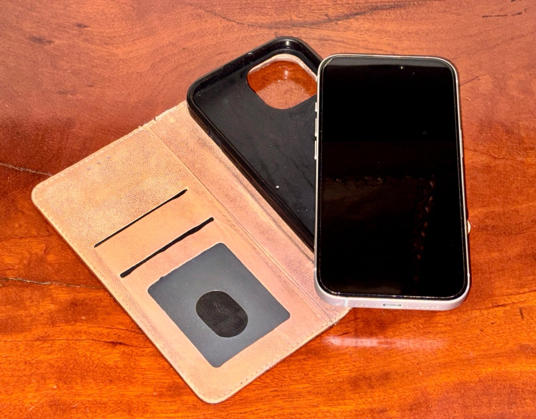 Apple iPhone 15 128GB (FREE R800 ACCESORIES) - Netrox Electronics