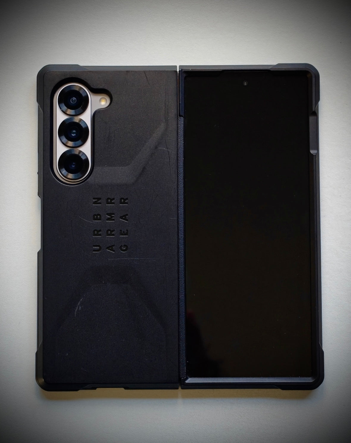 Samsung Galaxy Z Fold 6 512Gb & FREE UAG COVER WORTH R1800!
