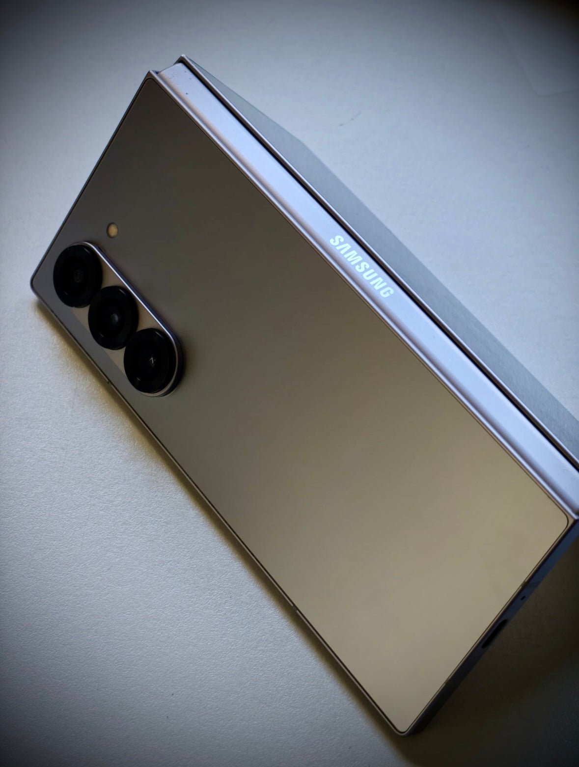 Samsung Galaxy Z Fold 6 512Gb & FREE UAG COVER WORTH R1800! - Netrox Electronics