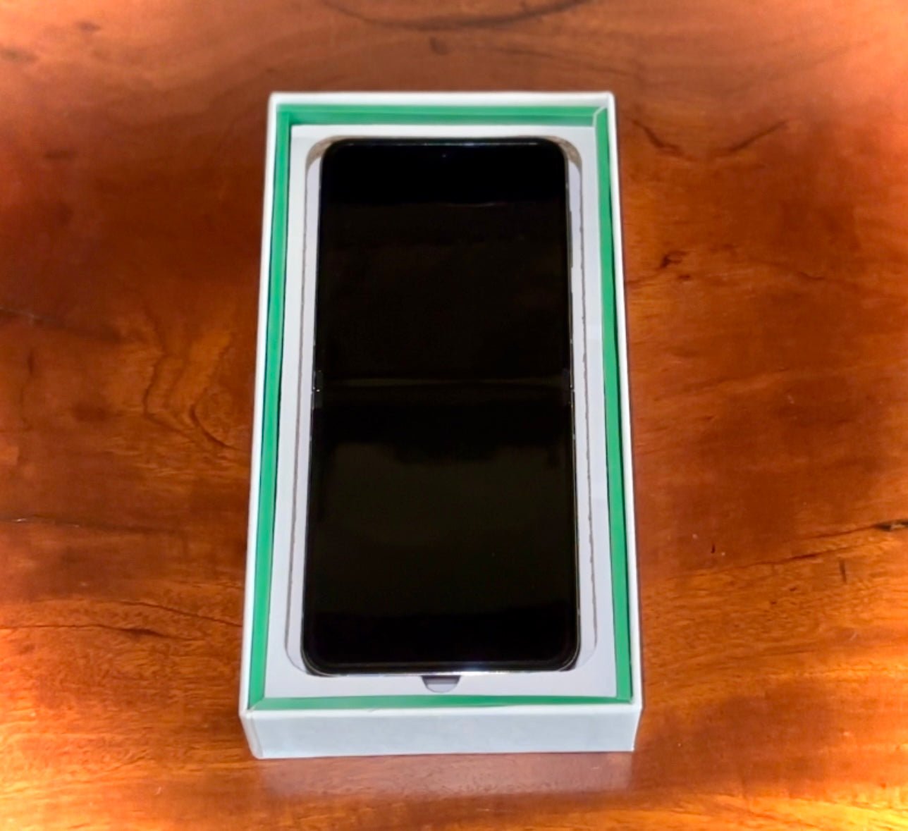 Samsung Z Flip 5 512GB - Netrox Electronics